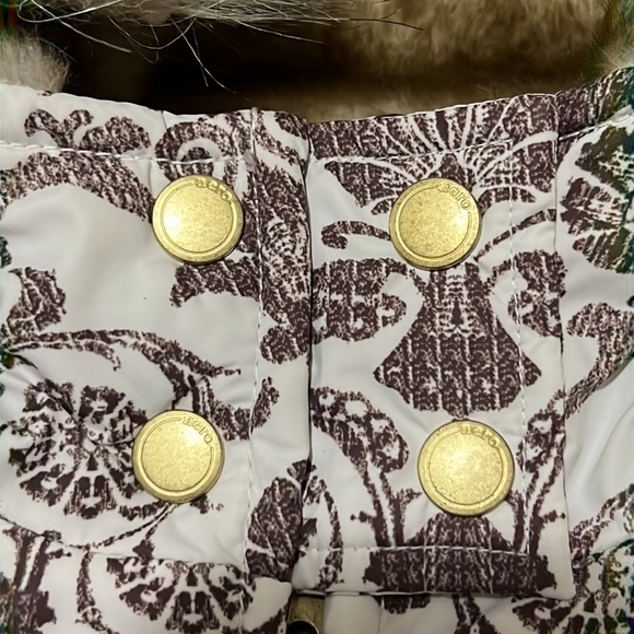 EUC Aeropostale White & Brown Faux Fur lined Vest Size XL - Picture 7 of 13